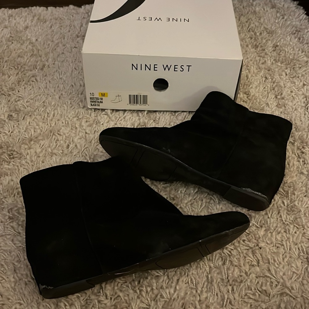 Nine West black suede bootie